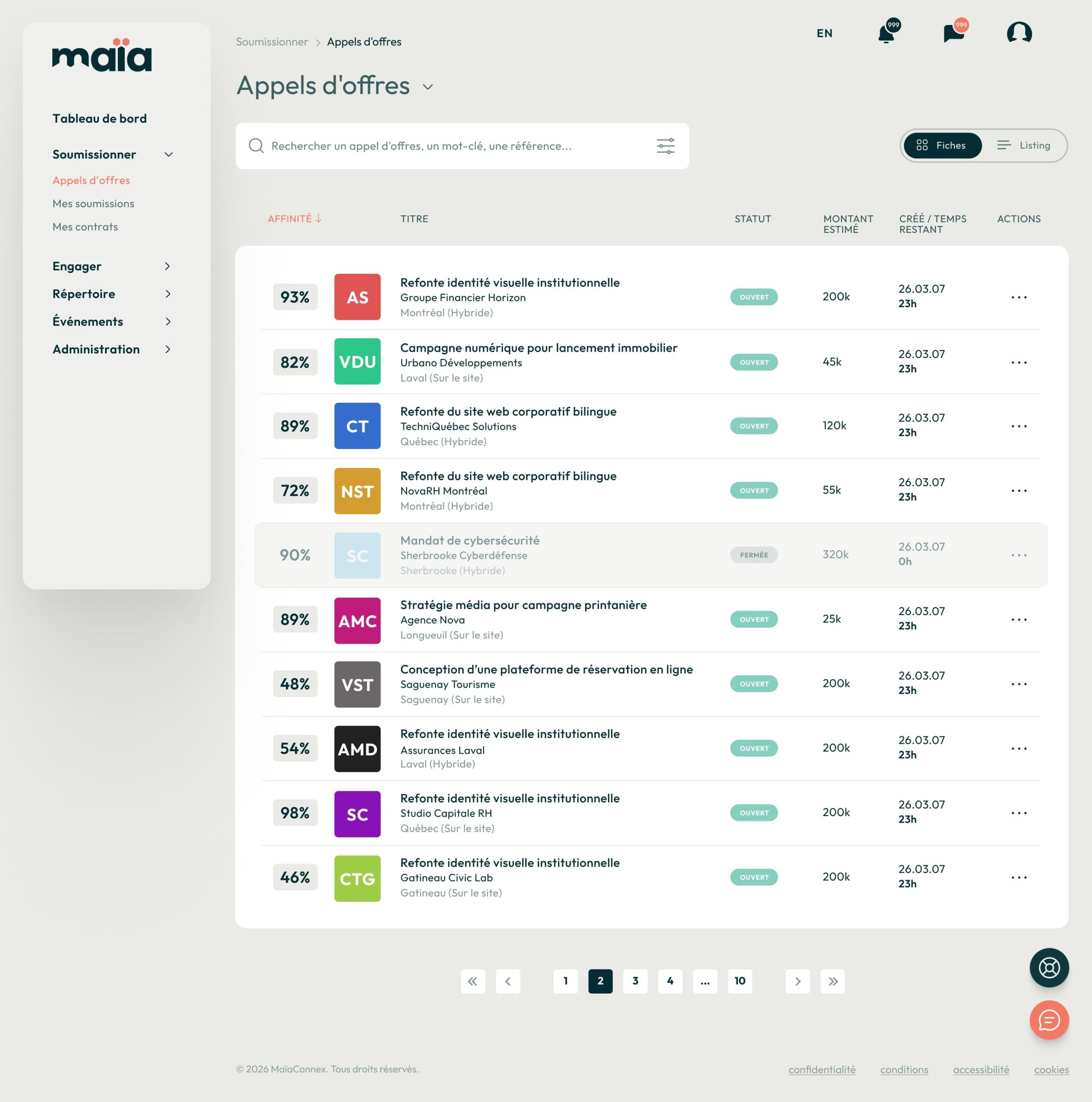 Un tableau de bord affiche une liste d'offres de projets avec des étiquettes de couleur, des titres de projets, des catégories, des budgets, des dates de clôture et des icônes d'action. L'interface comprend des options de filtrage et de recherche dans la barre latérale gauche et la barre supérieure.